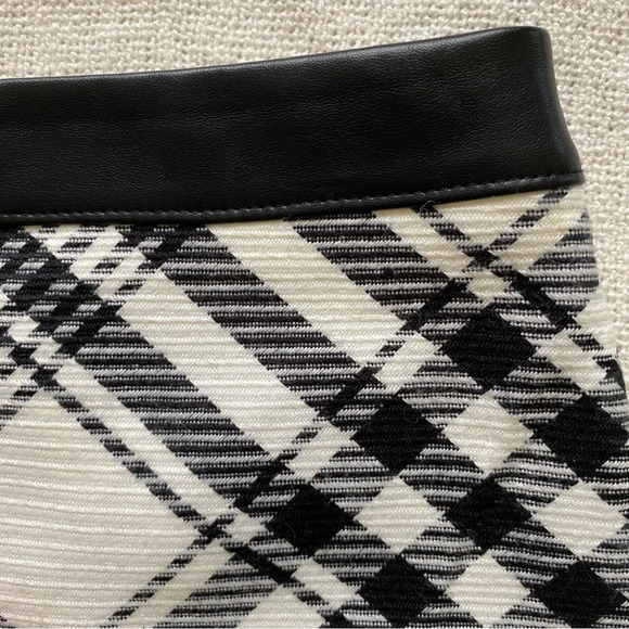 WHITE House Black Market Cream and Black Wool Knit Plaid Mini Skirt Size 0 - Picture 5 of 11